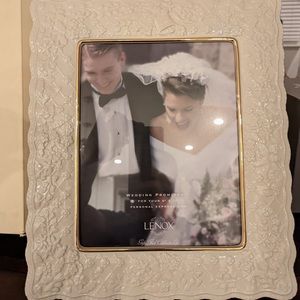 Lenox 8x10 Wedding Frame